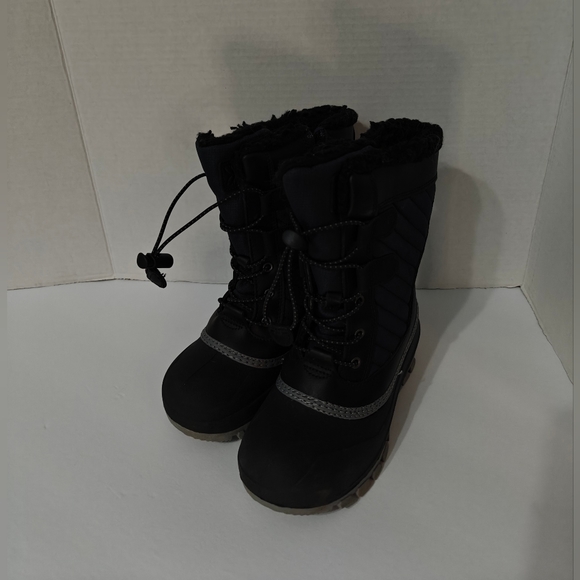 Boys Thermolite EcoMade Black Winter Boots Size 1 Barely Used - Picture 2 of 8